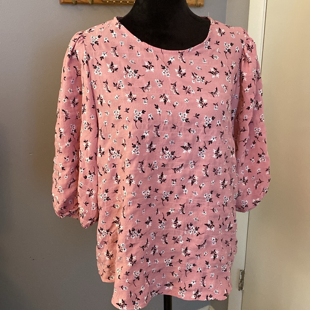 New with tag size large Pink floral design pull over blouse